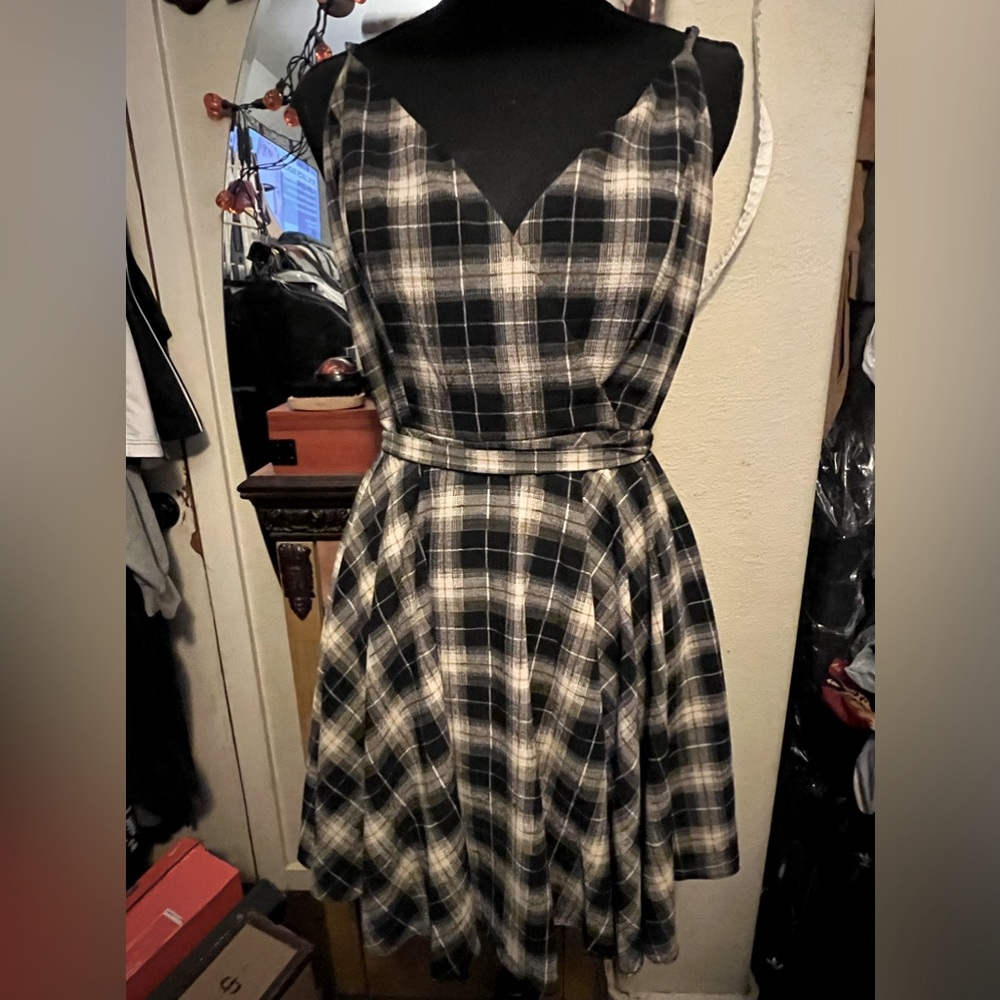 Nice Essue women’s dress